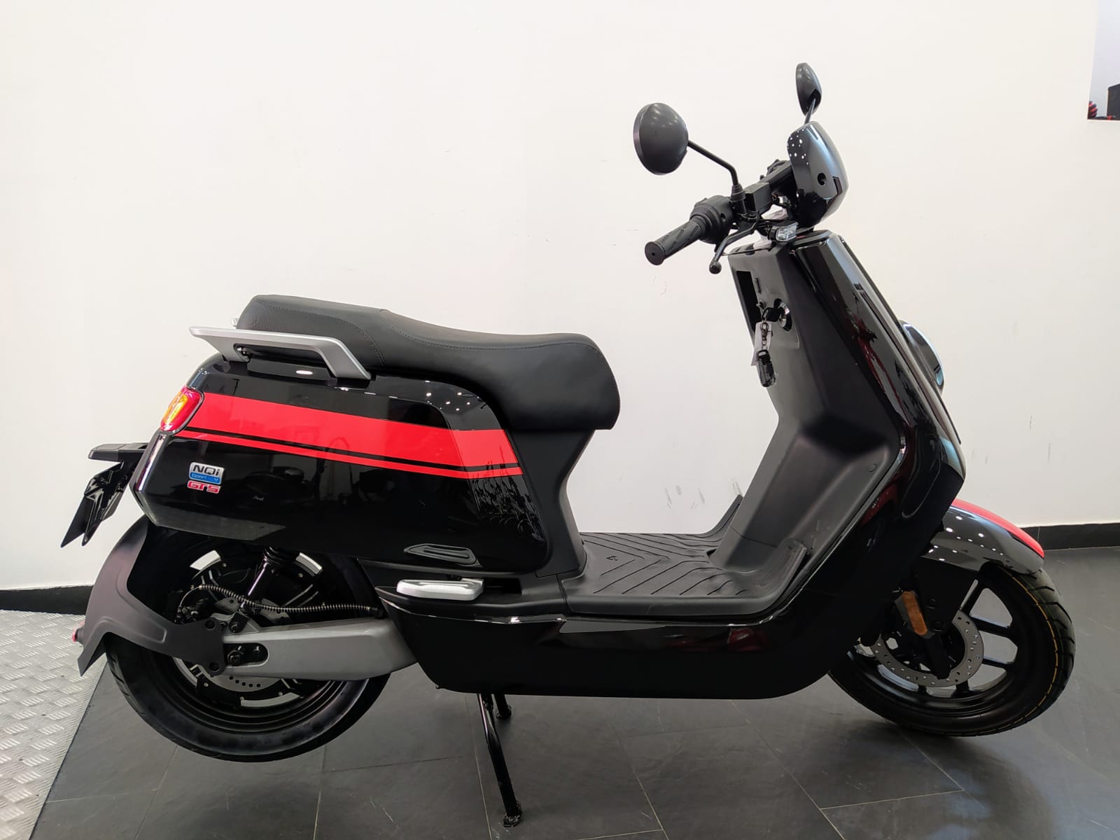 NIU NQI GTS SPORT - 9