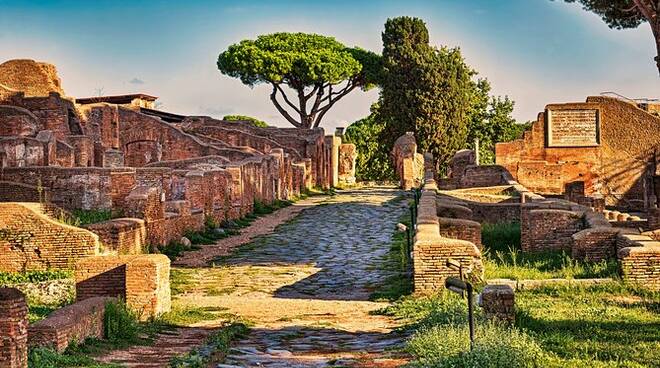 ostia antica in vespa